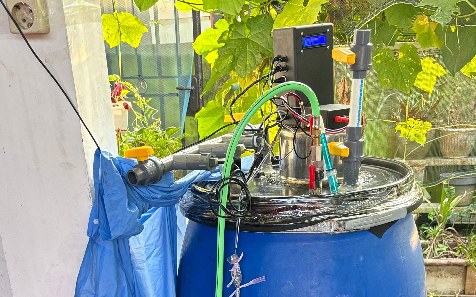 Reaktor biogas dan api
